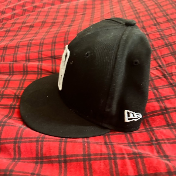 It’s an NBA hat from the Toronto Raptors - Picture 5 of 5